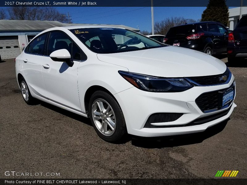 Summit White / Jet Black 2017 Chevrolet Cruze LT