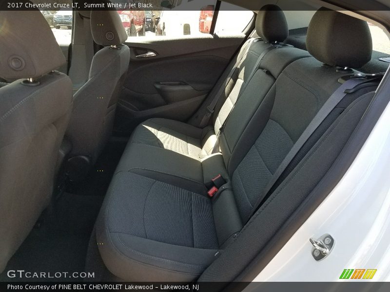Summit White / Jet Black 2017 Chevrolet Cruze LT