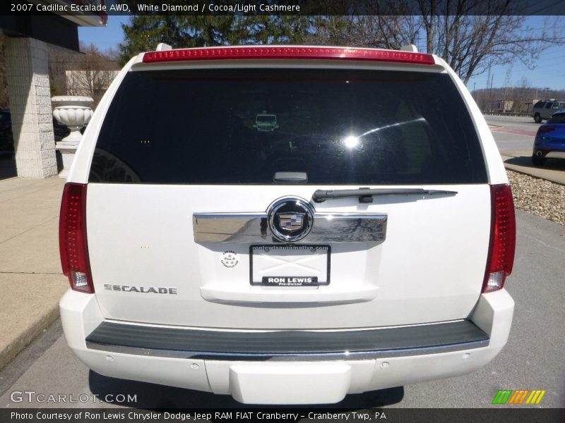 White Diamond / Cocoa/Light Cashmere 2007 Cadillac Escalade AWD