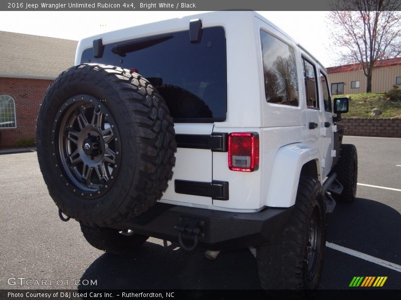 Bright White / Black 2016 Jeep Wrangler Unlimited Rubicon 4x4