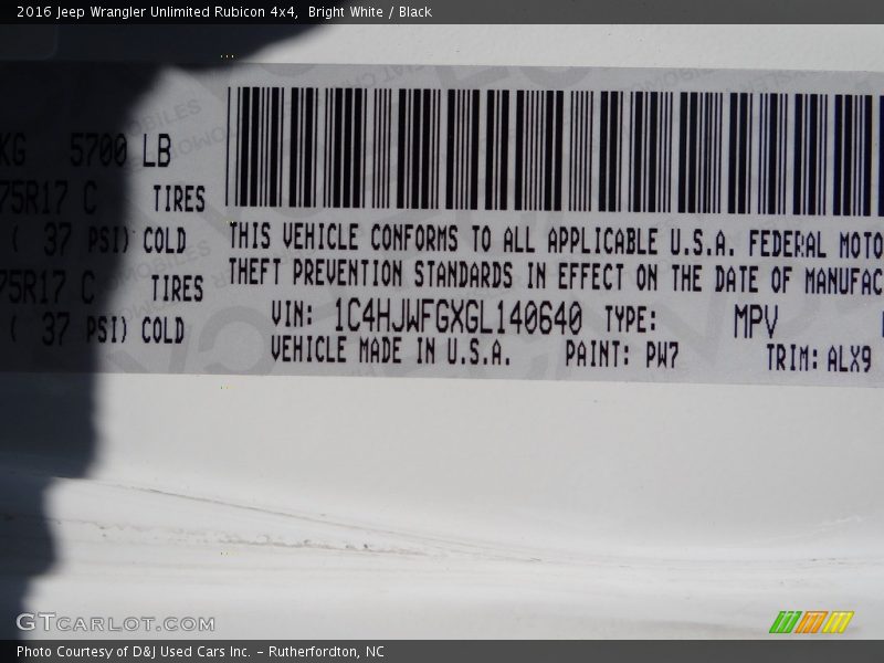Bright White / Black 2016 Jeep Wrangler Unlimited Rubicon 4x4