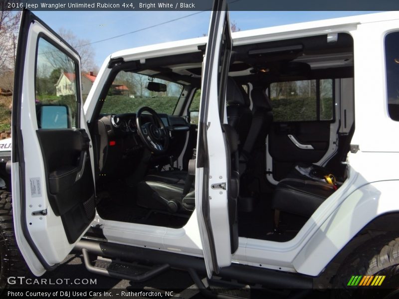 Bright White / Black 2016 Jeep Wrangler Unlimited Rubicon 4x4