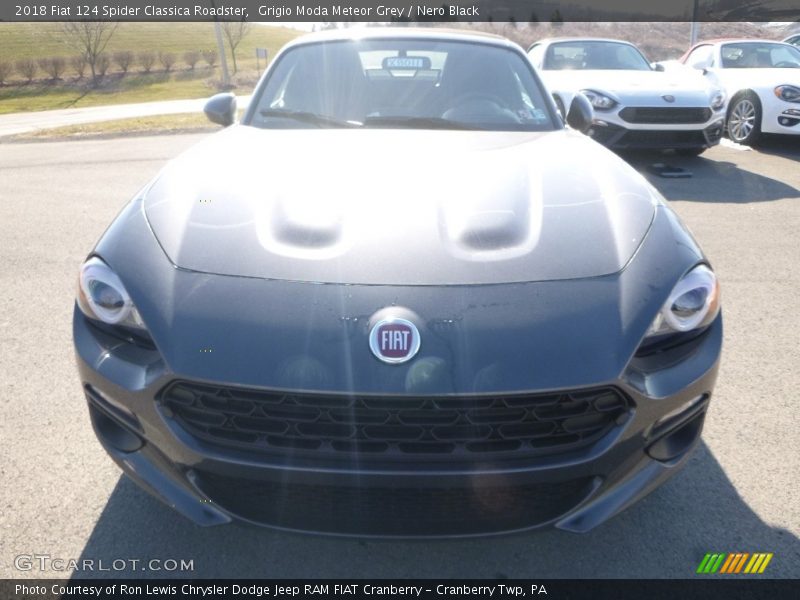 Grigio Moda Meteor Grey / Nero Black 2018 Fiat 124 Spider Classica Roadster