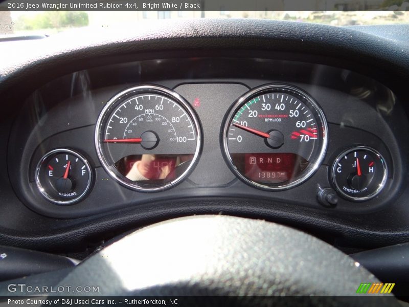 Bright White / Black 2016 Jeep Wrangler Unlimited Rubicon 4x4