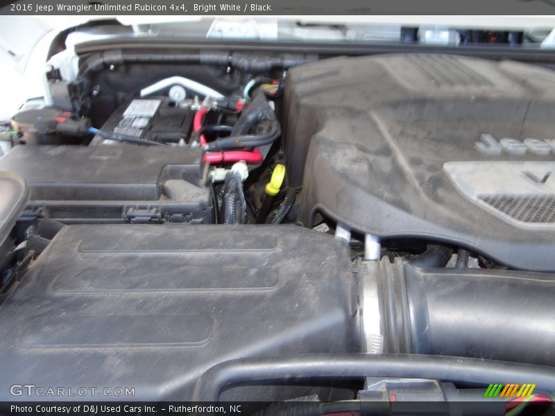 Bright White / Black 2016 Jeep Wrangler Unlimited Rubicon 4x4