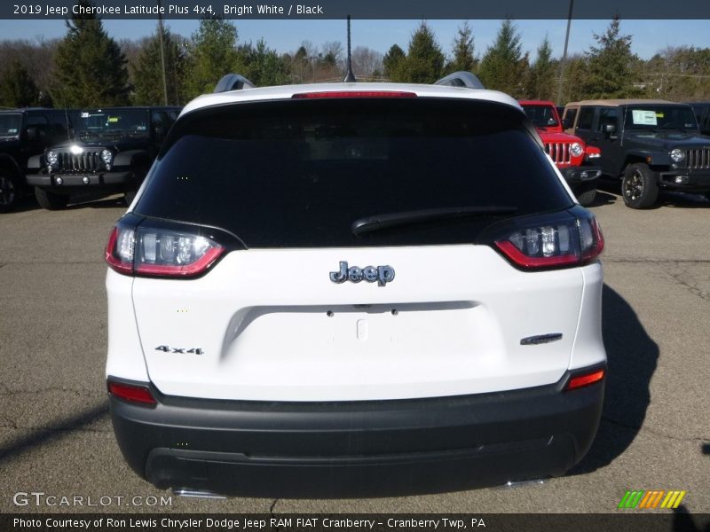 Bright White / Black 2019 Jeep Cherokee Latitude Plus 4x4