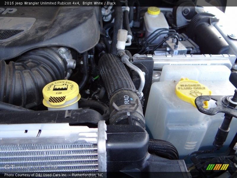 Bright White / Black 2016 Jeep Wrangler Unlimited Rubicon 4x4