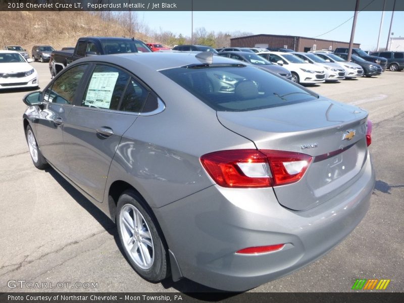 Pepperdust Metallic / Jet Black 2018 Chevrolet Cruze LT