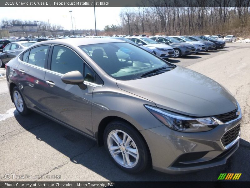 Pepperdust Metallic / Jet Black 2018 Chevrolet Cruze LT