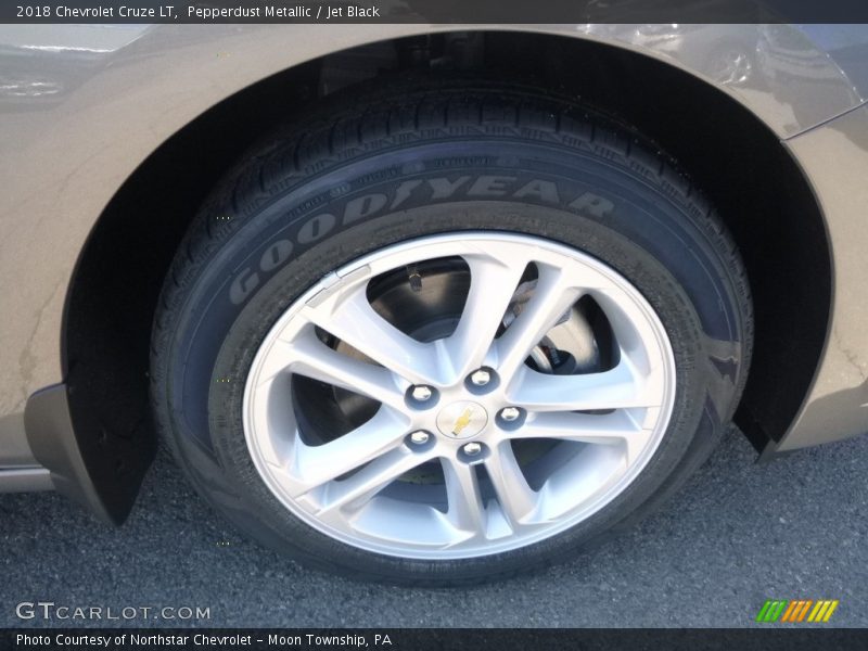 Pepperdust Metallic / Jet Black 2018 Chevrolet Cruze LT