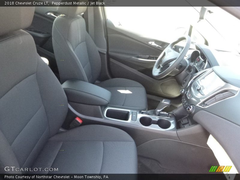Pepperdust Metallic / Jet Black 2018 Chevrolet Cruze LT