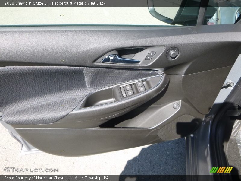 Pepperdust Metallic / Jet Black 2018 Chevrolet Cruze LT