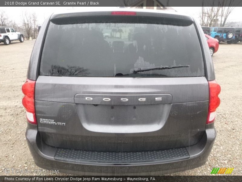 Granite Pearl / Black 2018 Dodge Grand Caravan SE