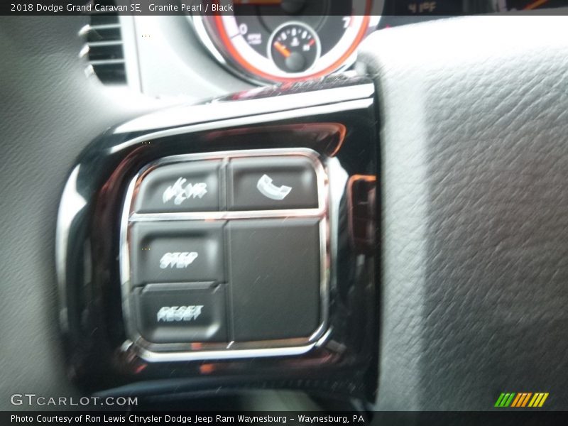 Granite Pearl / Black 2018 Dodge Grand Caravan SE