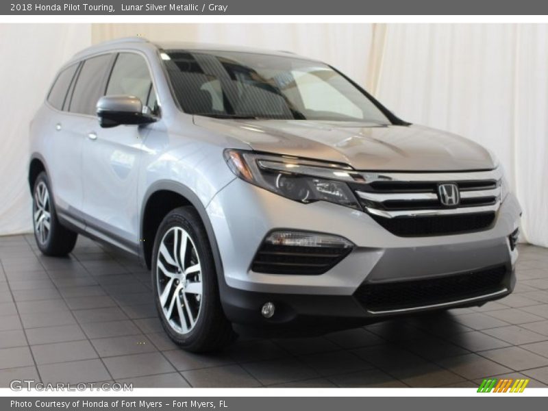 Lunar Silver Metallic / Gray 2018 Honda Pilot Touring