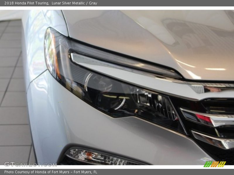 Lunar Silver Metallic / Gray 2018 Honda Pilot Touring
