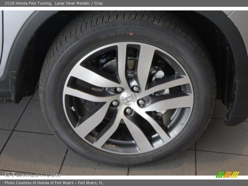 Lunar Silver Metallic / Gray 2018 Honda Pilot Touring