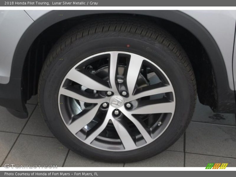 Lunar Silver Metallic / Gray 2018 Honda Pilot Touring