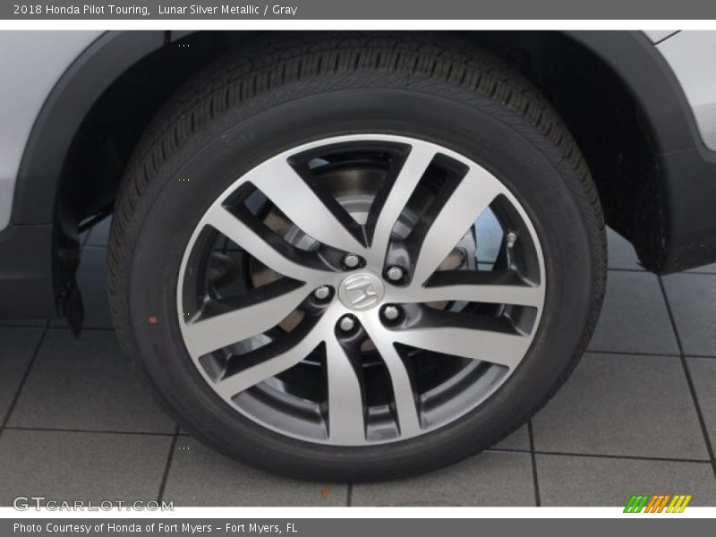 Lunar Silver Metallic / Gray 2018 Honda Pilot Touring