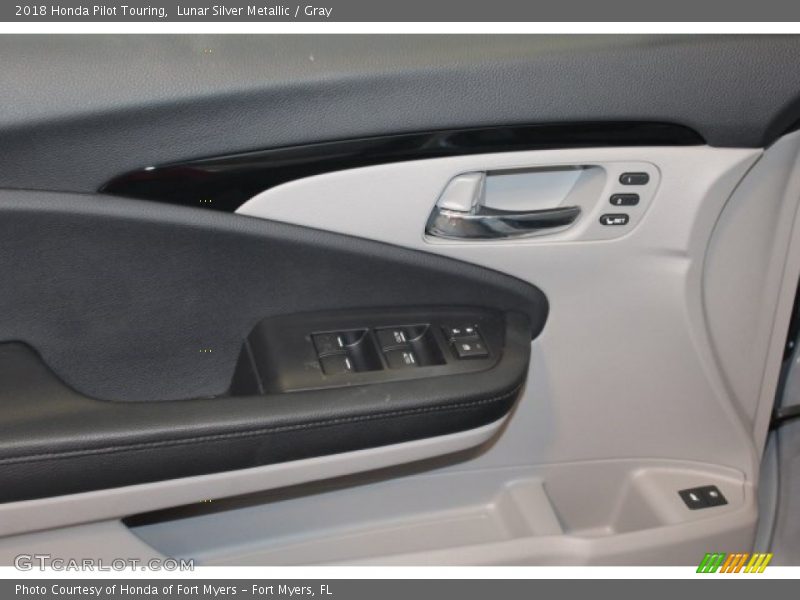 Lunar Silver Metallic / Gray 2018 Honda Pilot Touring