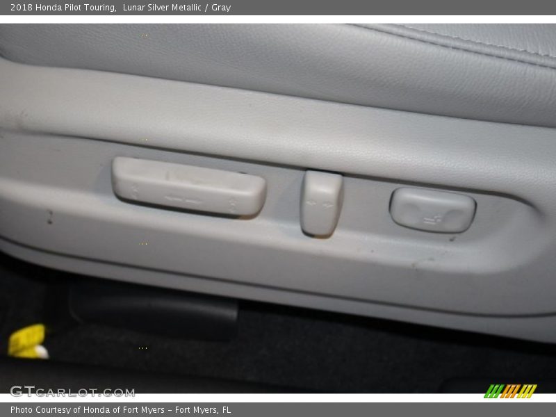 Lunar Silver Metallic / Gray 2018 Honda Pilot Touring