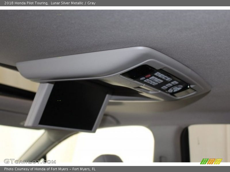 Lunar Silver Metallic / Gray 2018 Honda Pilot Touring