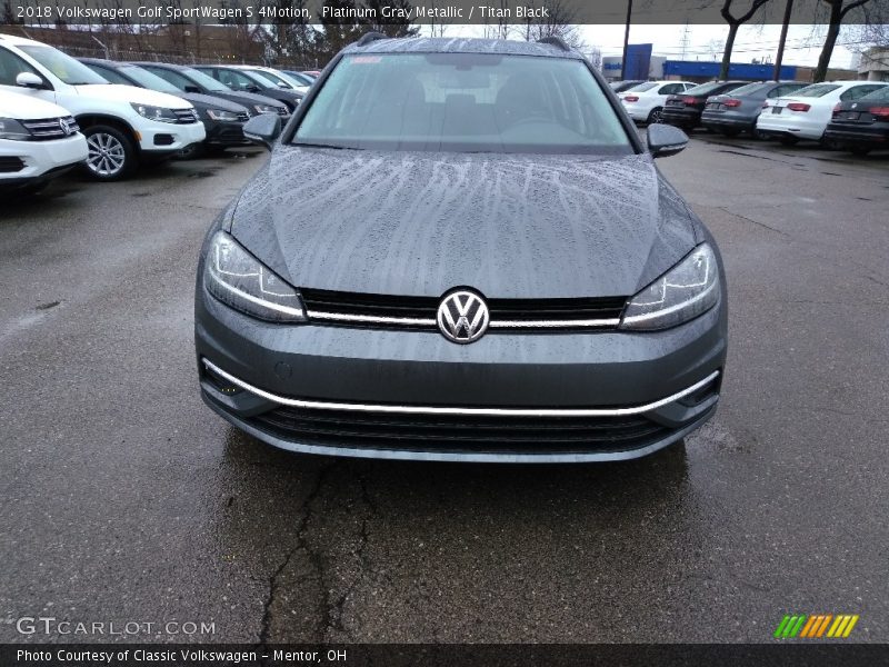 Platinum Gray Metallic / Titan Black 2018 Volkswagen Golf SportWagen S 4Motion