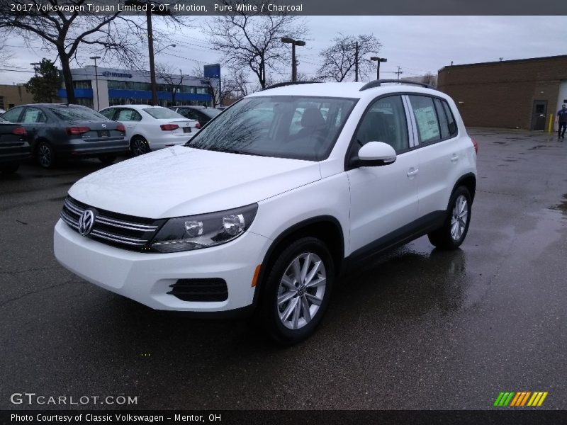 Front 3/4 View of 2017 Tiguan Limited 2.0T 4Motion