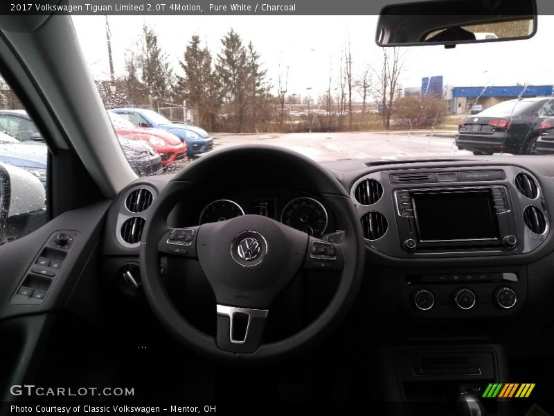 Dashboard of 2017 Tiguan Limited 2.0T 4Motion