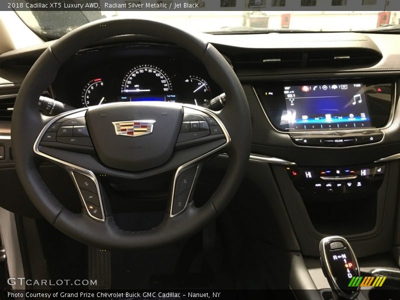 Radiant Silver Metallic / Jet Black 2018 Cadillac XT5 Luxury AWD