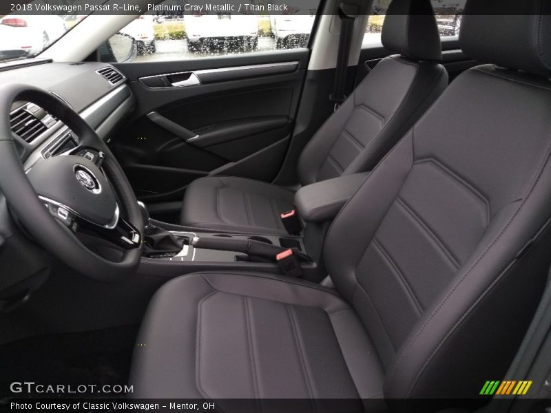 Platinum Gray Metallic / Titan Black 2018 Volkswagen Passat R-Line