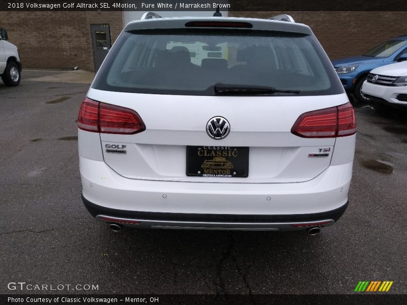 Pure White / Marrakesh Brown 2018 Volkswagen Golf Alltrack SEL 4Motion