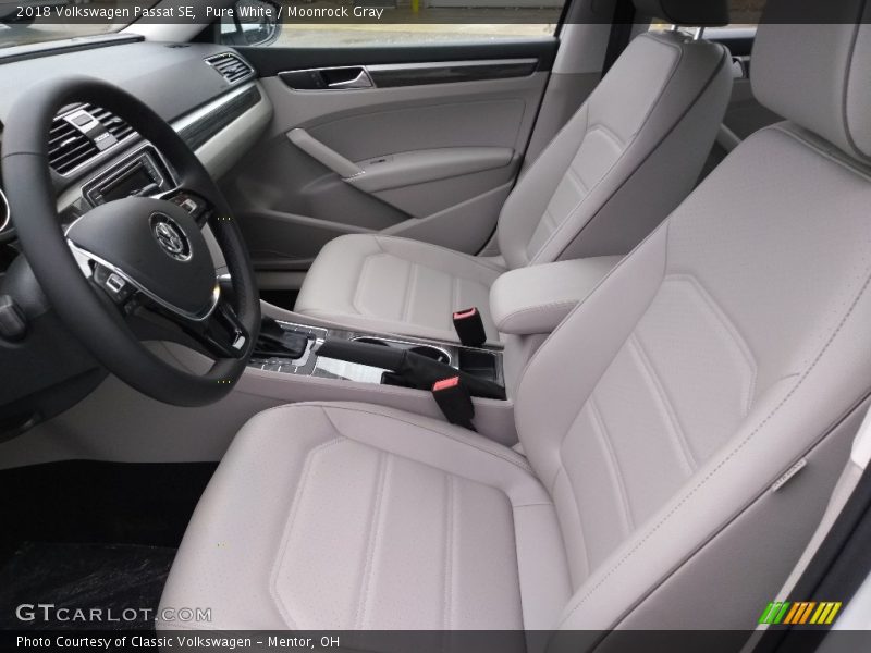Front Seat of 2018 Passat SE