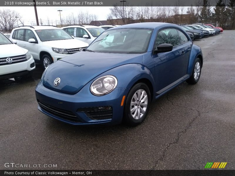 Front 3/4 View of 2018 Beetle S