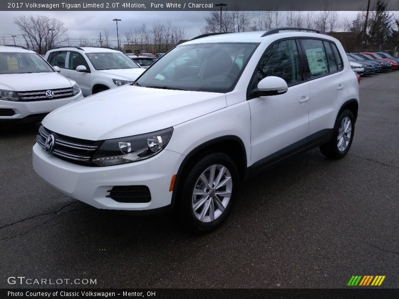 Front 3/4 View of 2017 Tiguan Limited 2.0T 4Motion