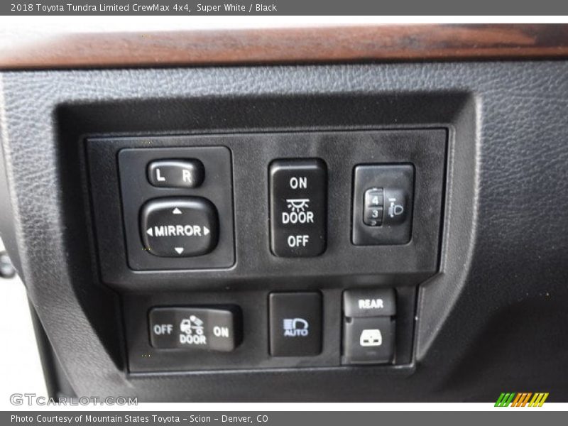 Super White / Black 2018 Toyota Tundra Limited CrewMax 4x4