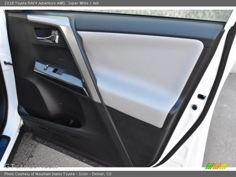 Super White / Ash 2018 Toyota RAV4 Adventure AWD