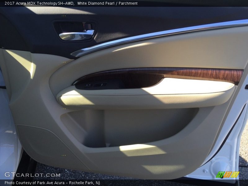 White Diamond Pearl / Parchment 2017 Acura MDX Technology SH-AWD