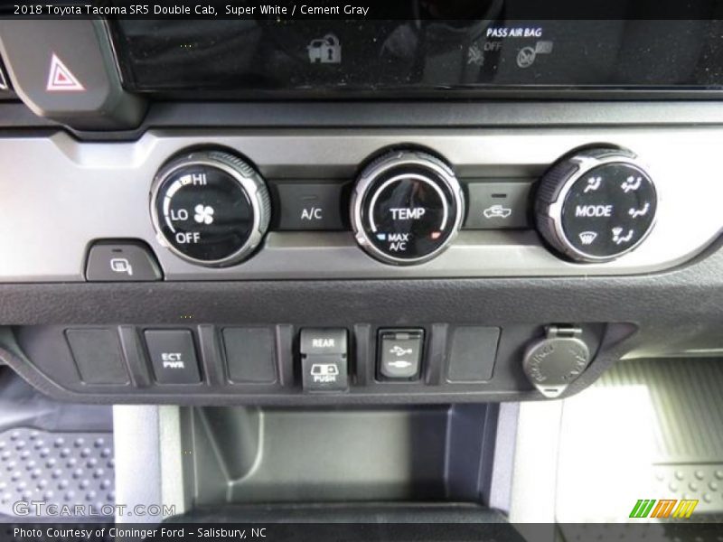Super White / Cement Gray 2018 Toyota Tacoma SR5 Double Cab