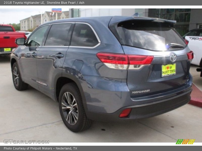 Shoreline Blue Pearl / Ash 2018 Toyota Highlander LE