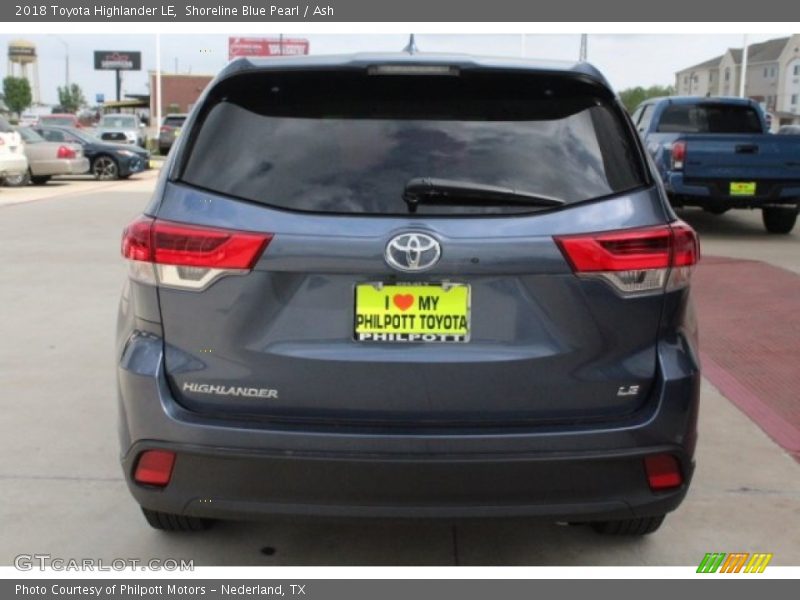Shoreline Blue Pearl / Ash 2018 Toyota Highlander LE