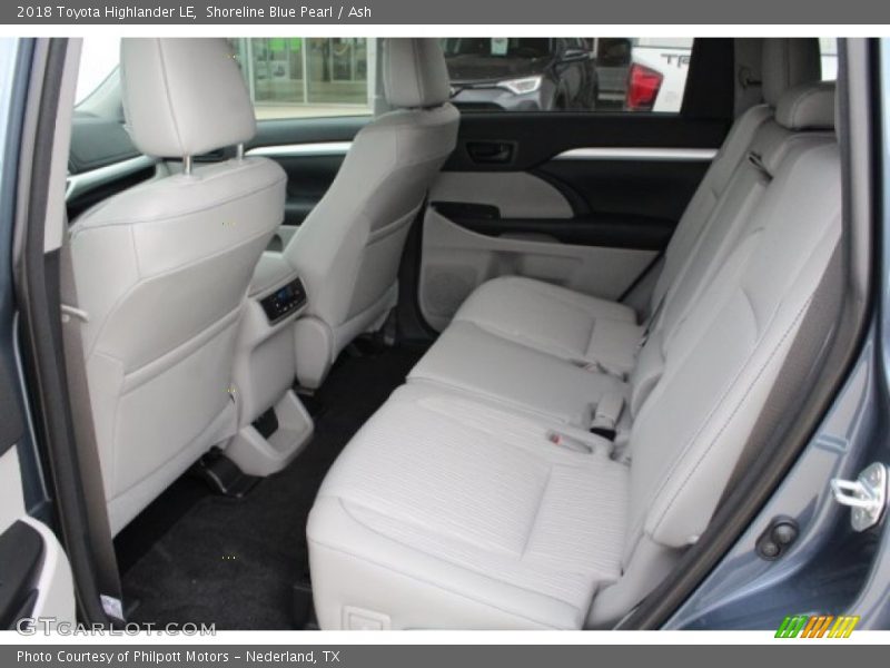 Shoreline Blue Pearl / Ash 2018 Toyota Highlander LE
