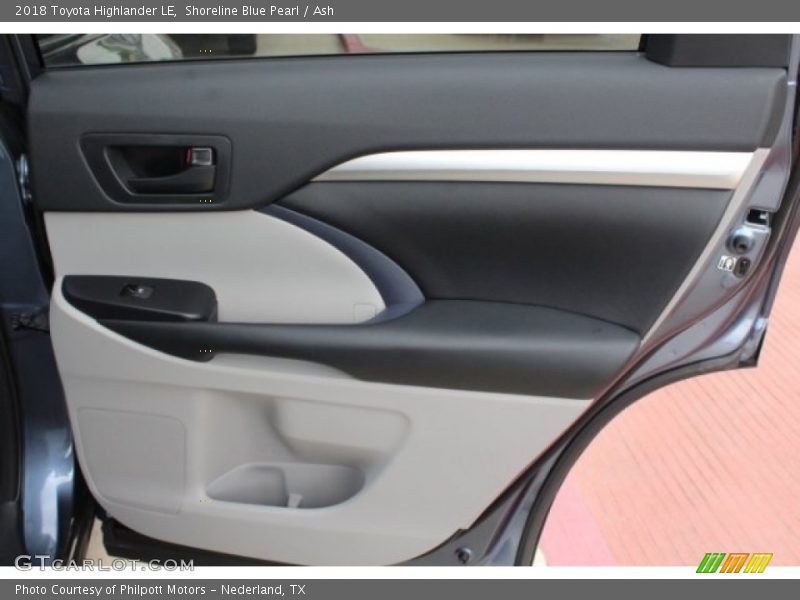 Shoreline Blue Pearl / Ash 2018 Toyota Highlander LE