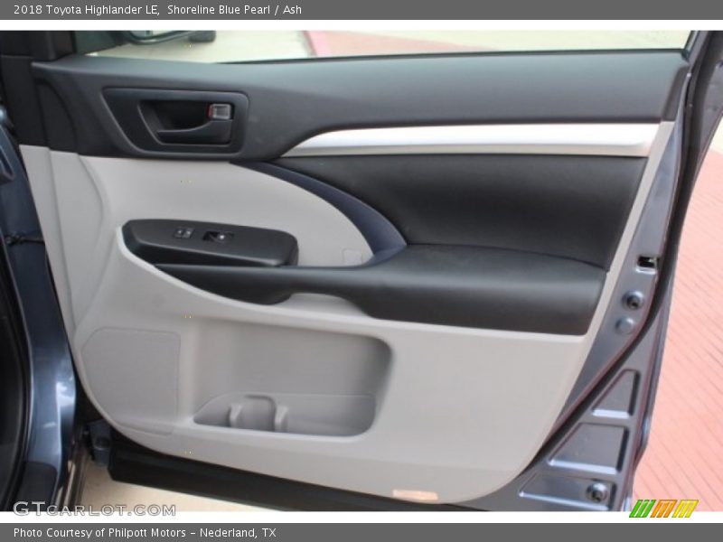 Shoreline Blue Pearl / Ash 2018 Toyota Highlander LE
