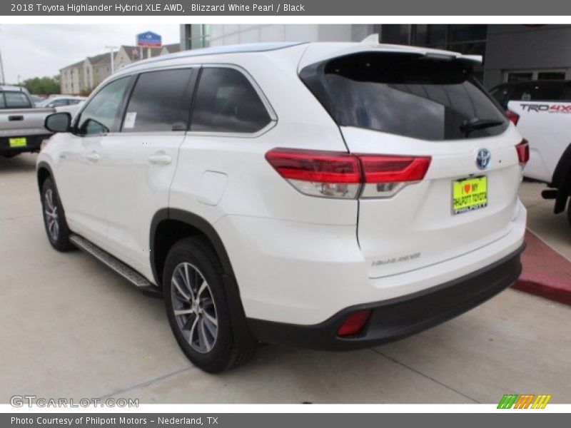 Blizzard White Pearl / Black 2018 Toyota Highlander Hybrid XLE AWD