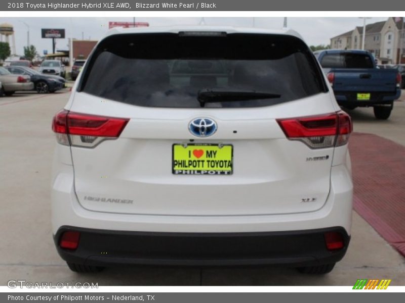 Blizzard White Pearl / Black 2018 Toyota Highlander Hybrid XLE AWD
