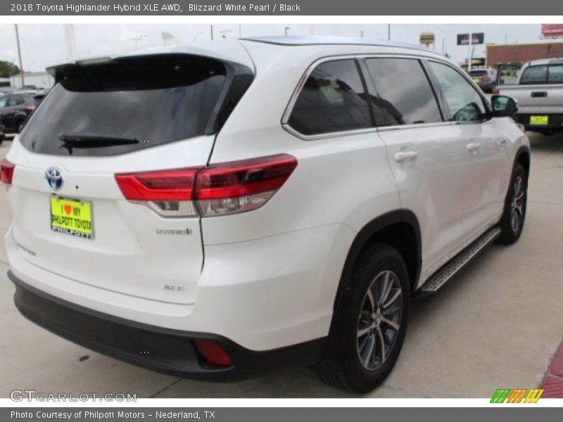 Blizzard White Pearl / Black 2018 Toyota Highlander Hybrid XLE AWD