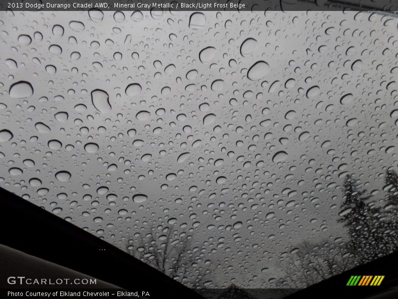 Mineral Gray Metallic / Black/Light Frost Beige 2013 Dodge Durango Citadel AWD