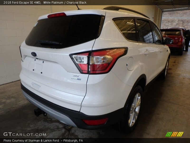 White Platinum / Charcoal Black 2018 Ford Escape SE 4WD