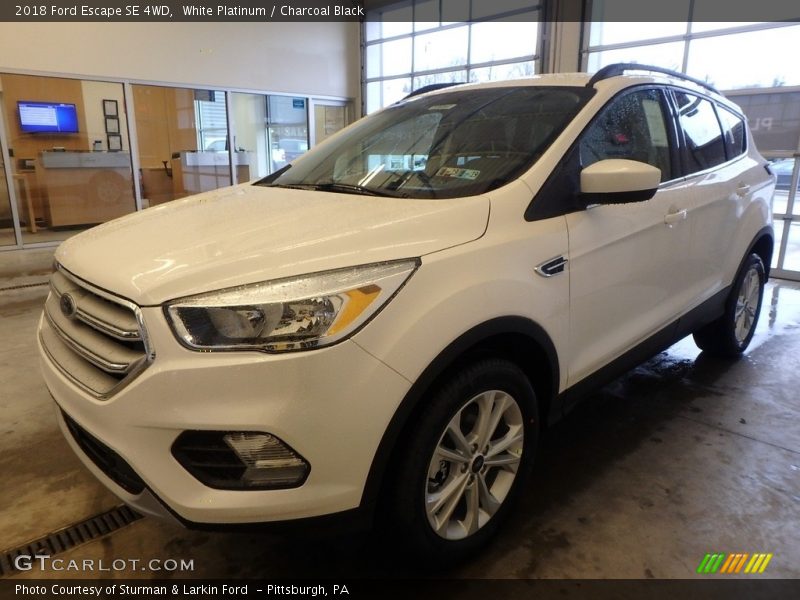 White Platinum / Charcoal Black 2018 Ford Escape SE 4WD